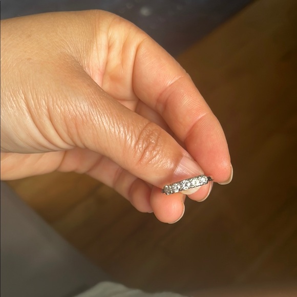 Diamond and 14 K Gold Ring - Picture 2 of 8